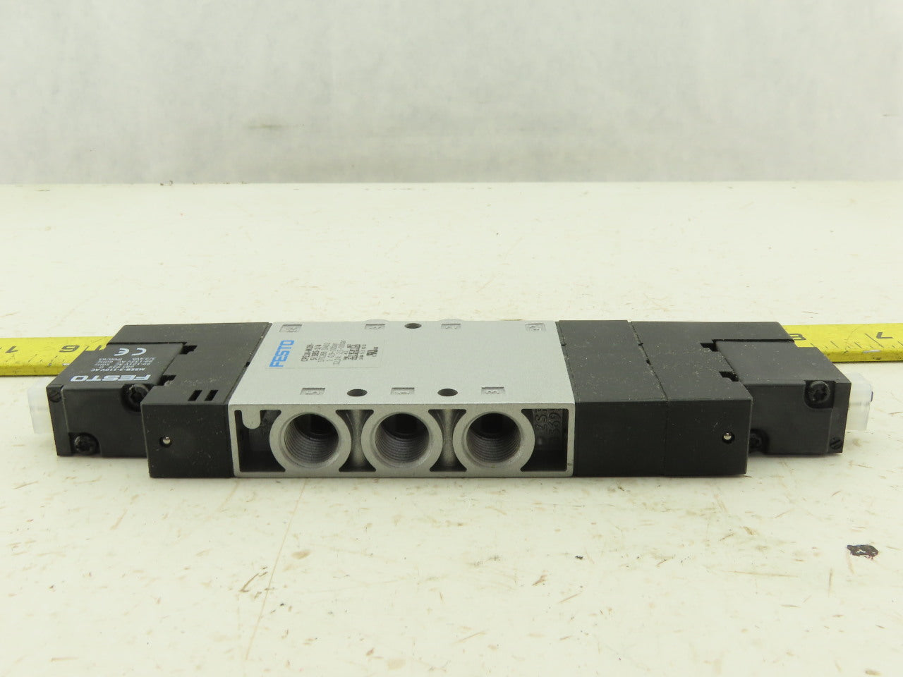 Festo CPE18-M2H-5/3BS-1/4" Pneumatic Double Solenoid Valve