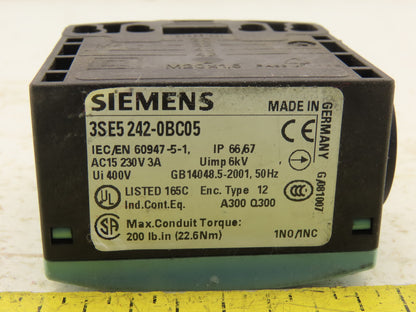 Siemens 3SE5 242-0BC05 400V 1NO/1NC Momentary Contact Position Switch