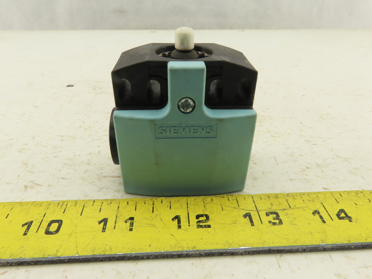 Siemens 3SE5 242-0BC05 400V 1NO/1NC Momentary Contact Position Switch