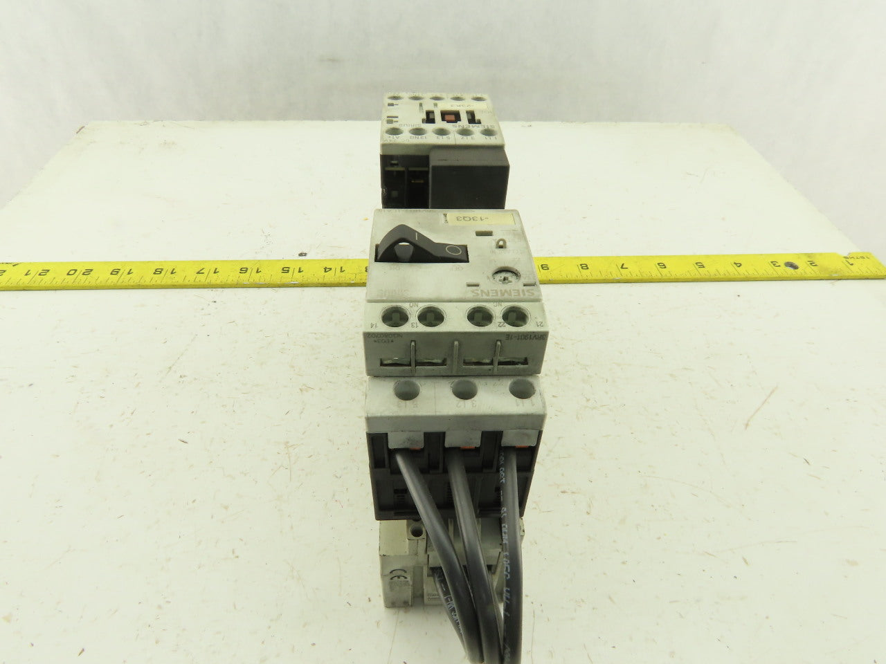 Siemens 3RV1011-1CA15 400V Motor Starter Breaker 1.8-2.5A Trip Contactor 24VDC