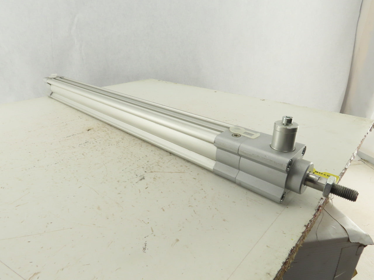 Festo DSBC-32-430-C-PPVA Pneumatic Air Cylinder 32mm Bore 430mm Stroke W/Clamp