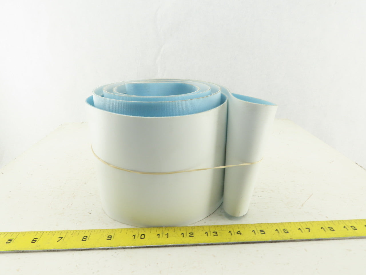 130mm Wide Smooth Top Center V-Groove Tracking Endless Conveyor Belt 3370mm