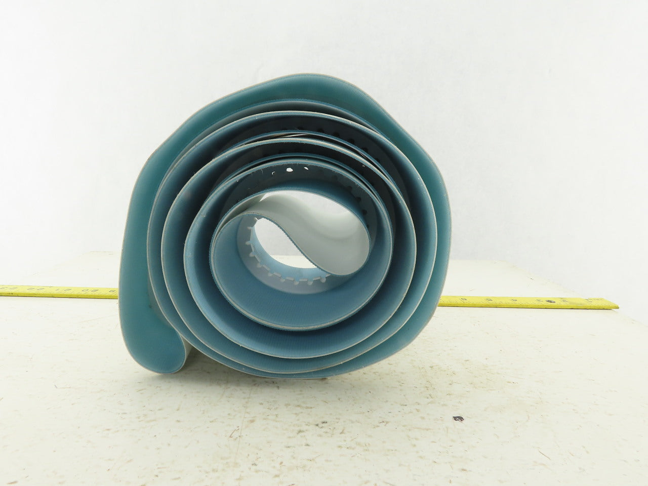 130mm Wide Smooth Top Center V-Groove Tracking Endless Conveyor Belt 3370mm