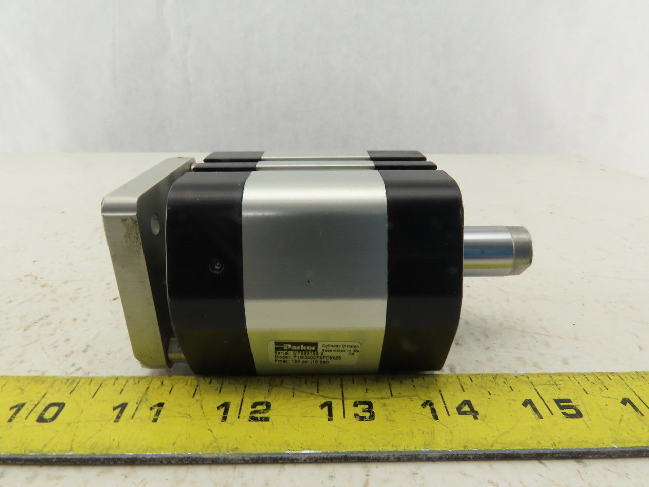 Parker P1M040CFKFC6K25 40mm Bore 25mm Stroke Double Ended Stroke Guided Cylinder