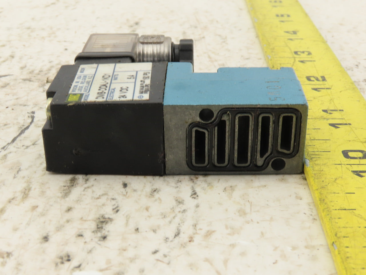 MAC DMB-DDAJ-1KD1 Single Solenoid Pneumatic Directional Valve 24VDC