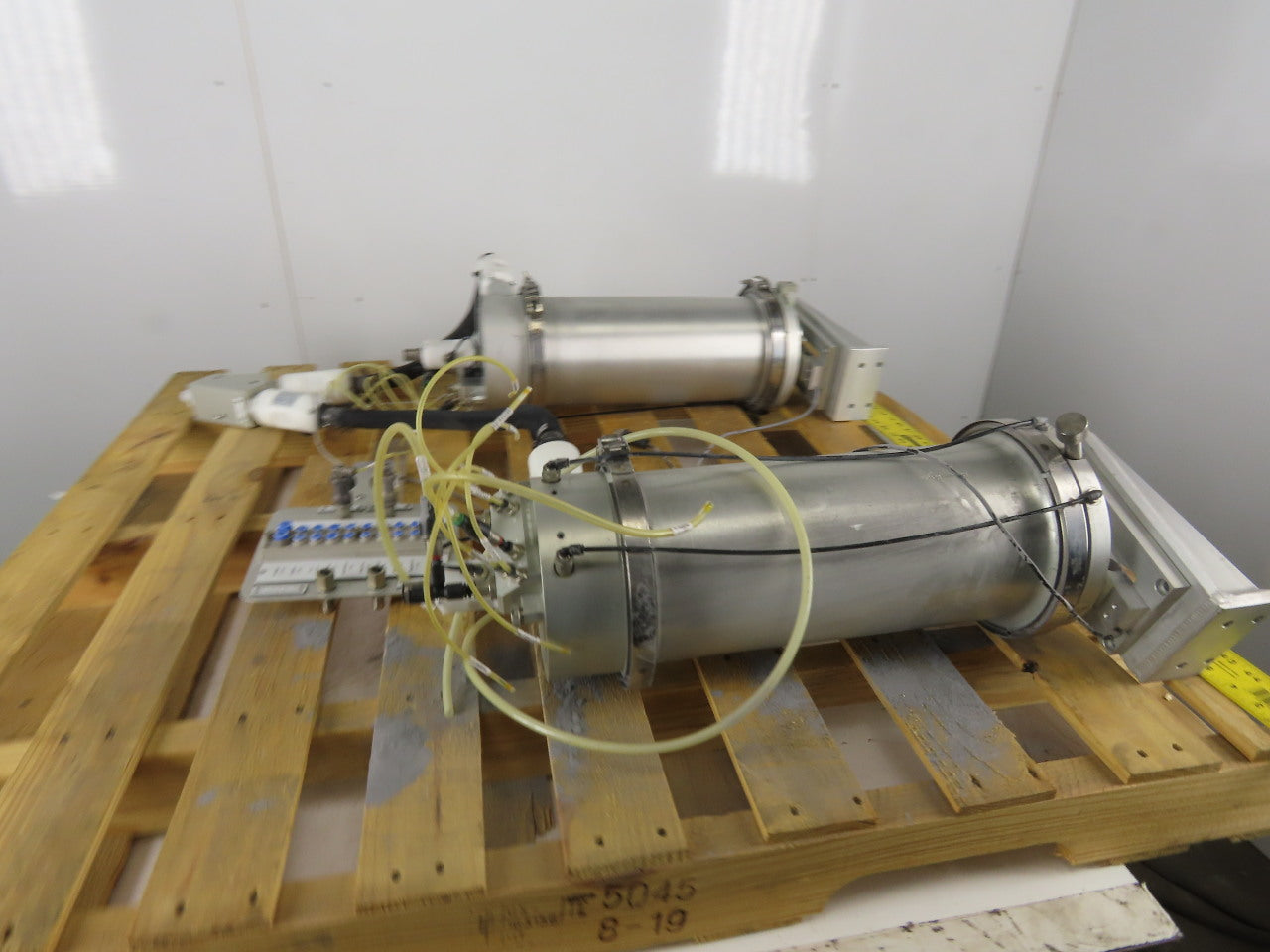 Fanuc Model P-200E Robotic Powder Coat Metered Feed Hopper Pump 2 Part 30kG