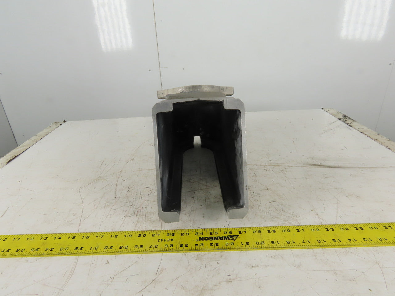 Fanuc Model P-200E Robotic Powder Coat Applicator Wire Hose Terminal Casting
