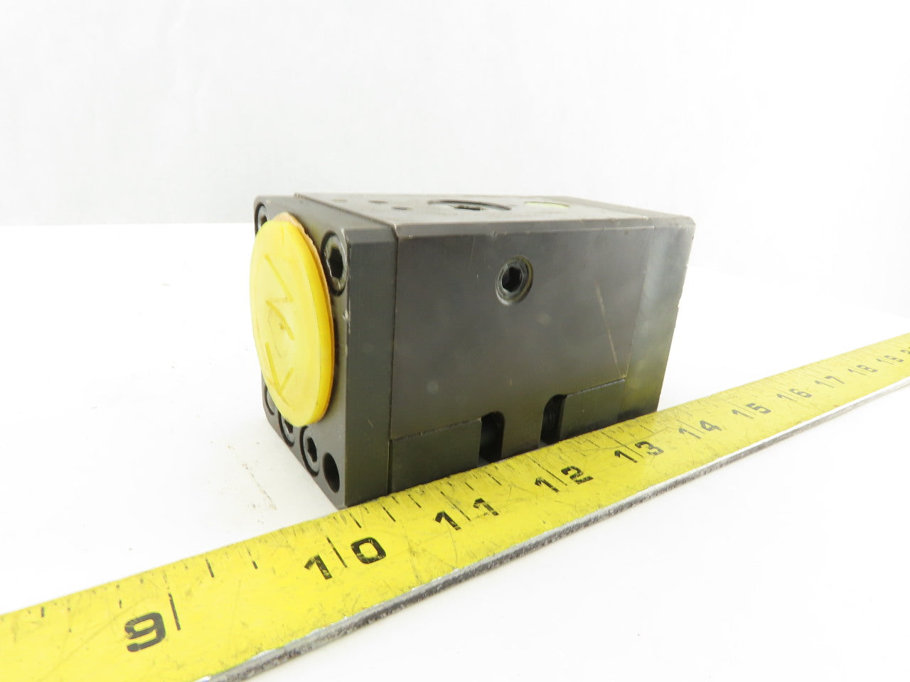 Kennametal KM40-CLSL-1660D Modular Lathe Clamp Unit