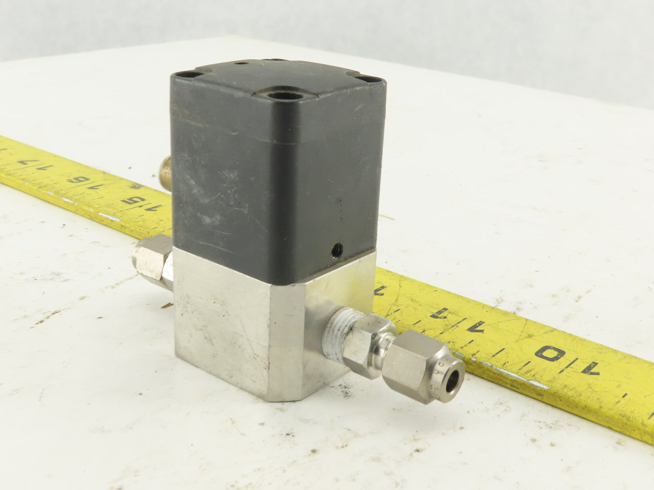 SMC LVA20-01-A Pilot Operated Chemical Purity Valve 0.5MPa