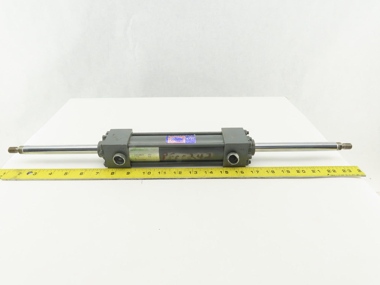 Miller DA74B2N 250 Pneumatic Cylinder Double Ended 5" Stroke 1-1/2" Bore