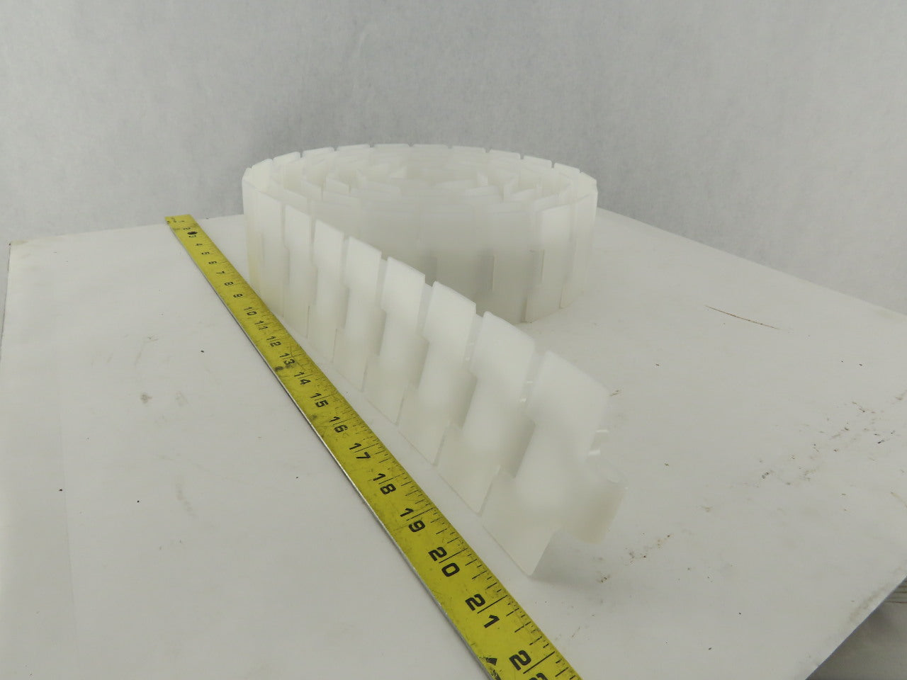Rex 820 TAB 3-1/4" Side Flexing Milky Flat Table Top Conveyor Chain 10'