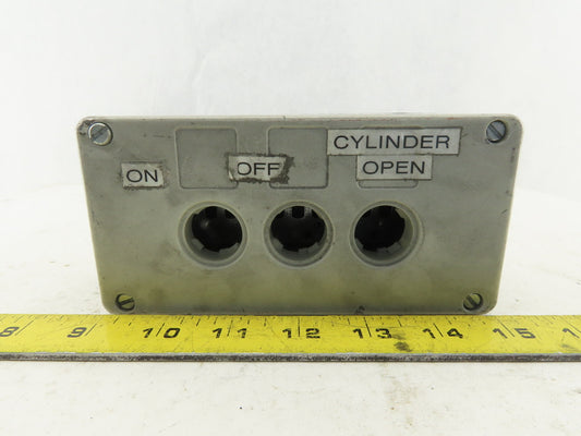 Siemens 3SB1803-4 10A 660V 3 Port Bush Button Station Cast Aluminum Enclosure