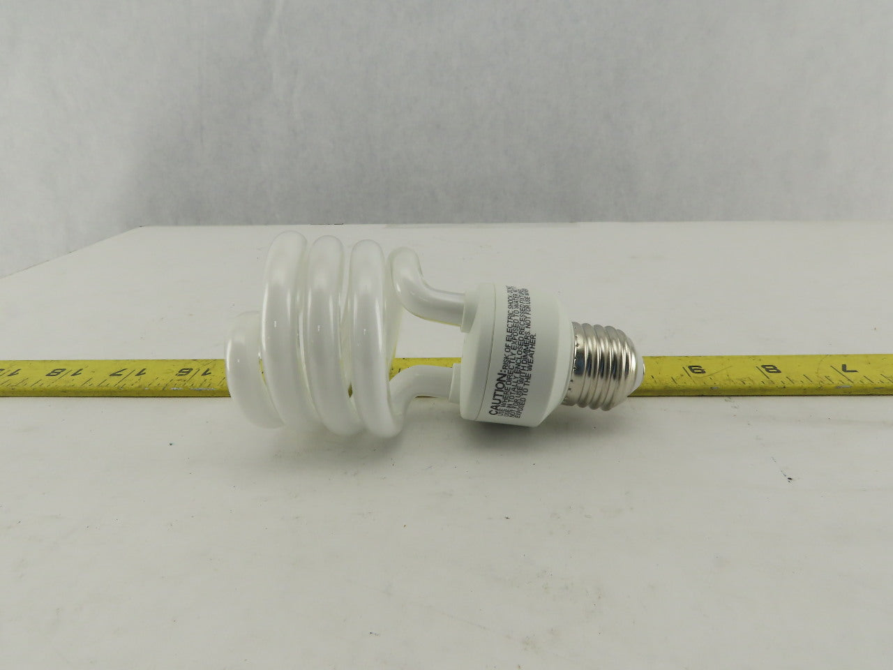 Energetic E151M-23SW-B6 CFL Standard Base Light Bulbs 23W Warm White Lot Of 6