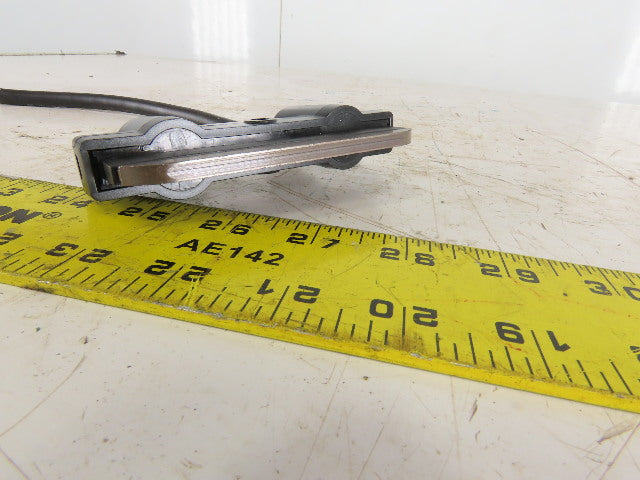 Magnetek 120-10065 UC-8-100CS UC-8 Universal Snap-in Bar Collector Shoe Lot Of 2