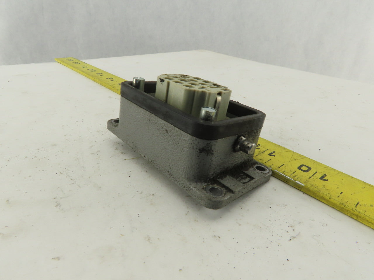 Harting Han 10EE-F 10 Pin Female Plug Base Housing Lever Lock 16A 500V