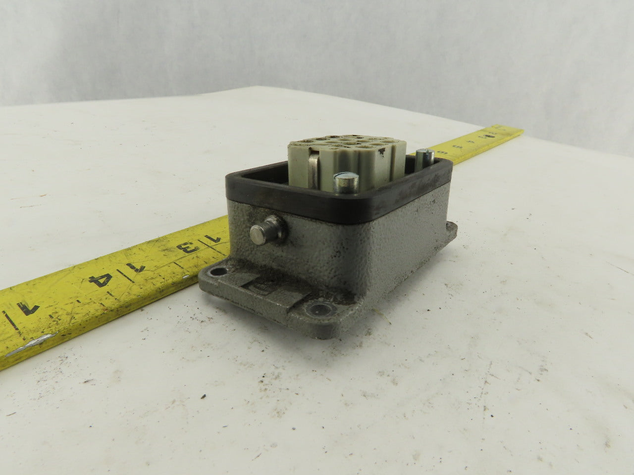 Harting Han 10EE-F 10 Pin Female Plug Base Housing Lever Lock 16A 500V