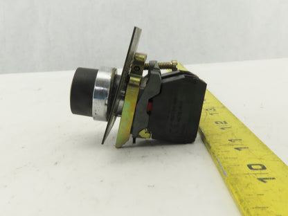 Telemecanique ZBE-101 NO NC Contact Keyed Selector Switch No Key 3 Position