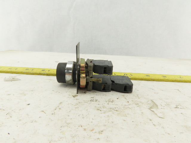 Telemecanique ZBE-102 NO NC Contact 4 Pole Keyed Selector Switch No Key 2 Way