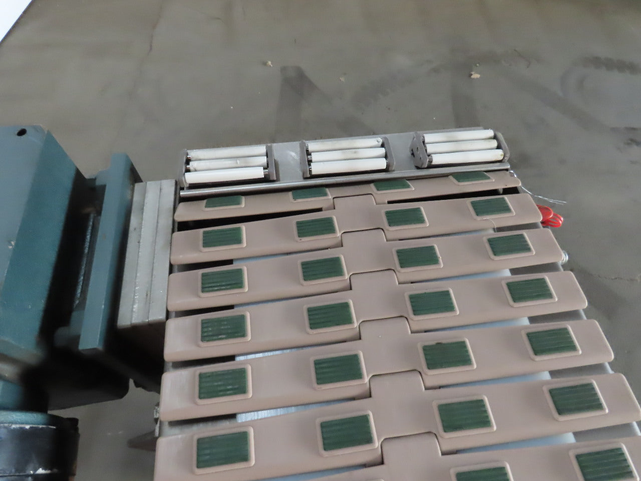 Slider Bed Belt Conveyor 12"wide Plastic chain Belt 73" OAL 115V Single Phase 1Ph