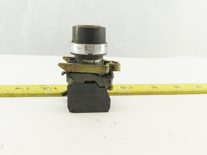 Telemecanique ZBE-101 Normally Open Contact Keyed Selector Switch No Key