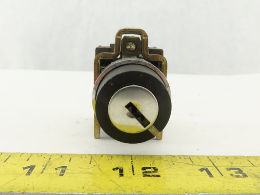 Telemecanique ZBE-101 Normally Open Contact Keyed Selector Switch No Key