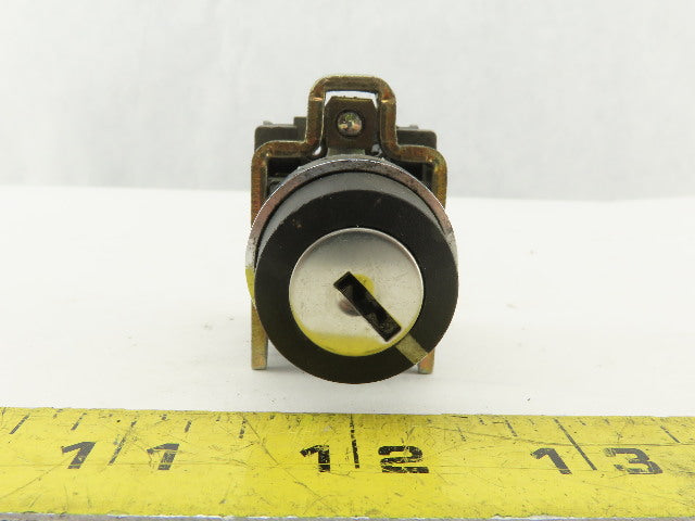 Telemecanique ZBE-101 Normally Open Contact Keyed Selector Switch No Key