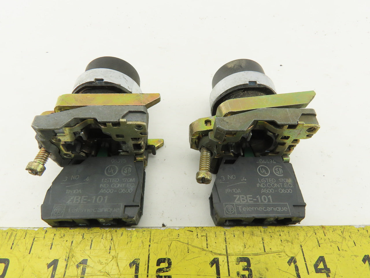 Telemecanique ZBE-101 Single Normally Open Contact Keyed Selector Switch Lot /2