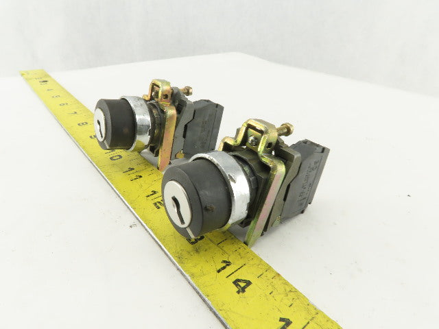 Telemecanique ZBE-101 Single Normally Open Contact Keyed Selector Switch Lot /2