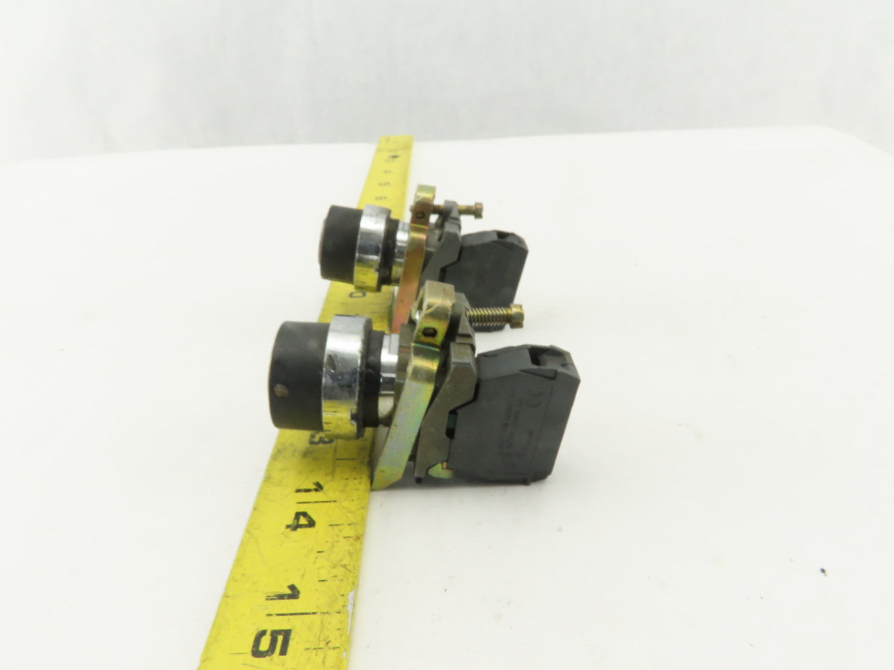 Telemecanique ZBE-101 Single Normally Open Contact Keyed Selector Switch Lot /2