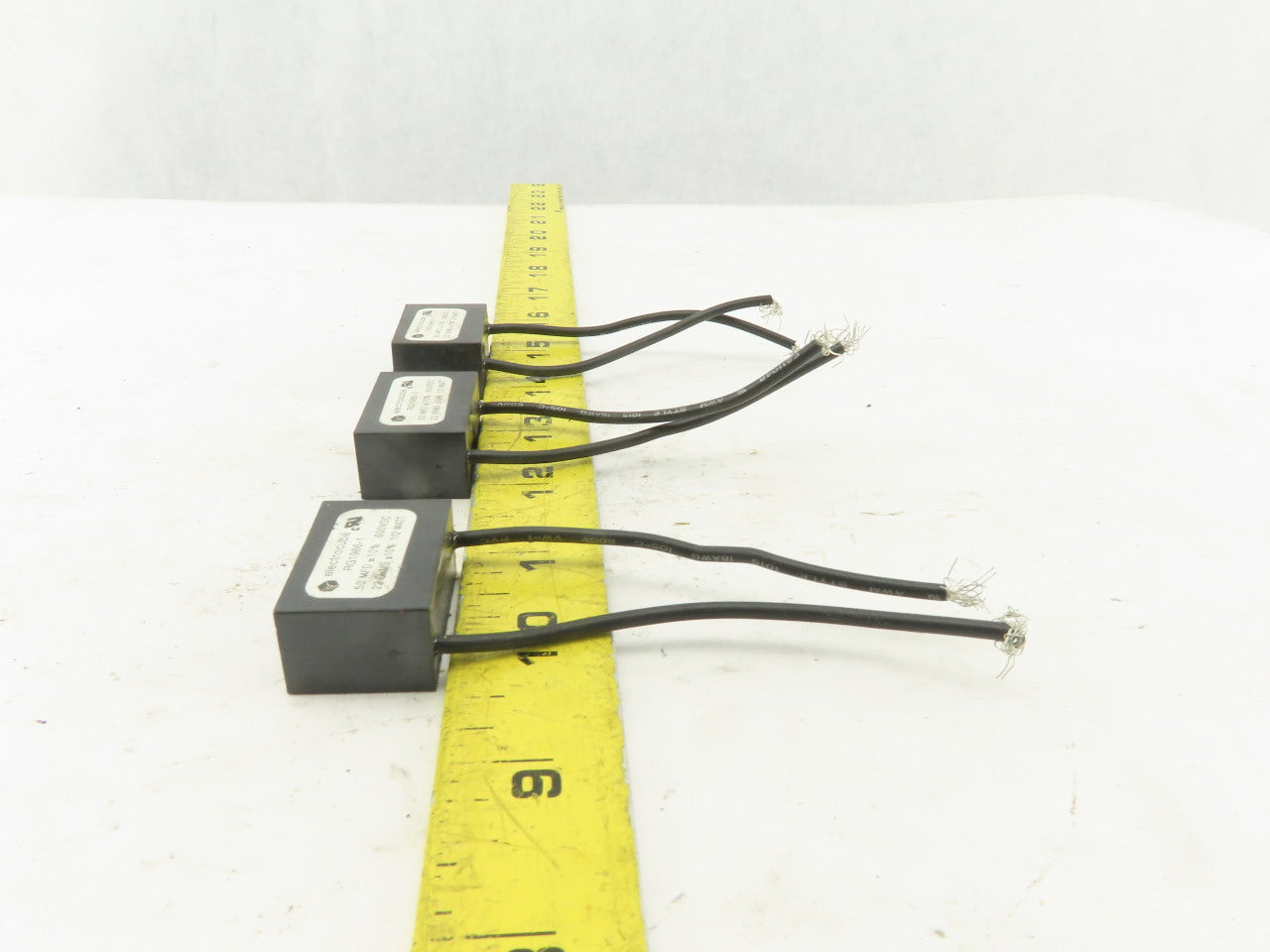 Electrocube RG1986-1 22 Ohm 600VDC .50MFD 1 Phase RC Network Resistor Lot Of 3