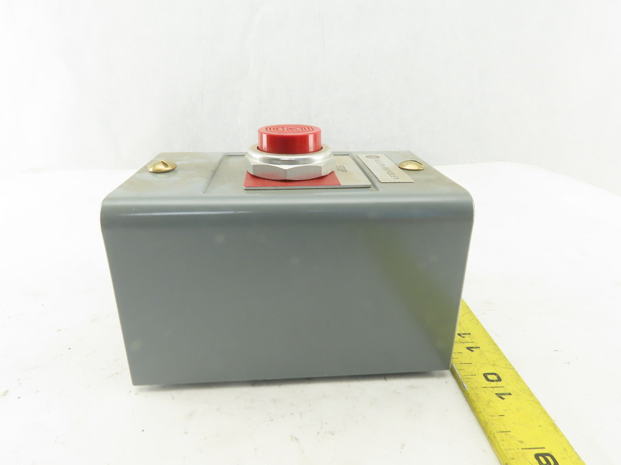 Allen Bradley 800H-1HA Heavy Duty NEMA Type 1 Housing And Push Button Red Stop