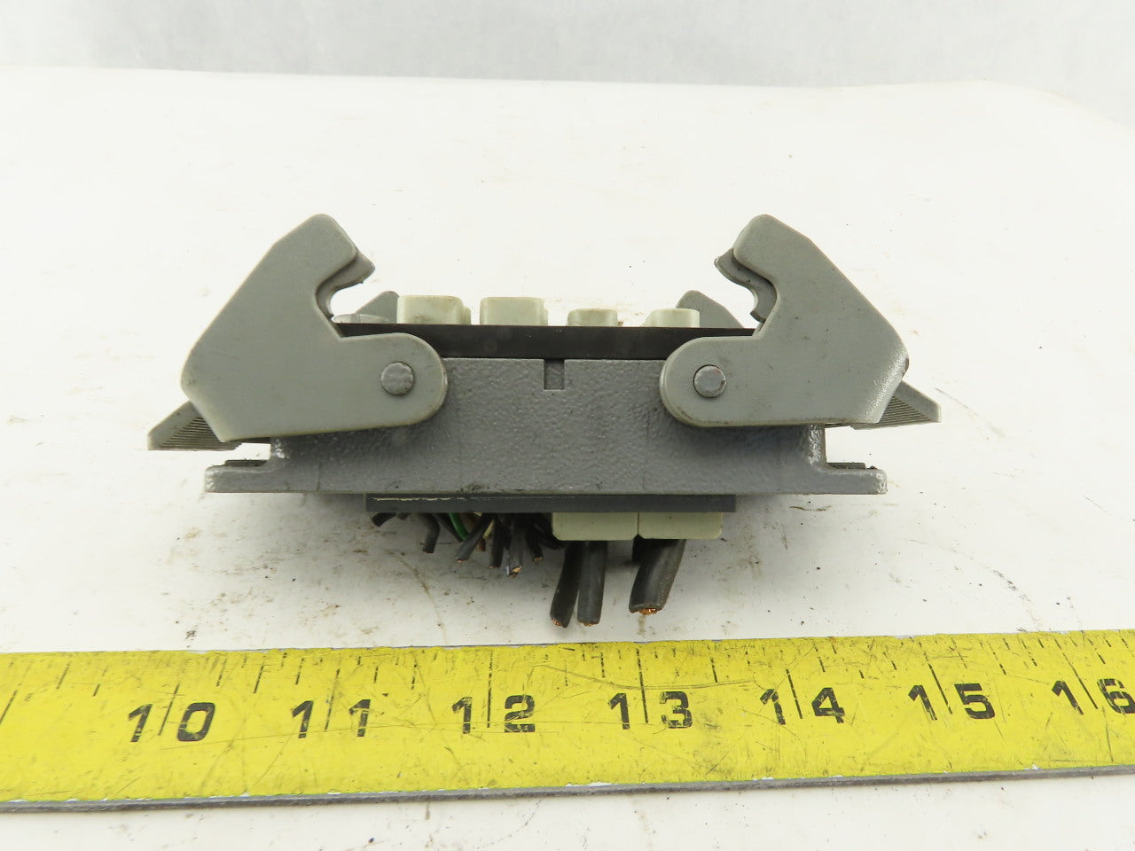 Harting 6A 20 Female Pin Connector Housing Panel Mount Lever Lock