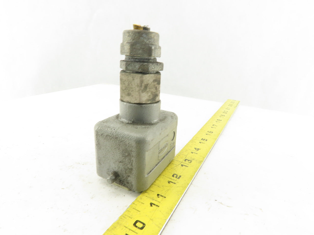 Harting Han 10EE-M 7 Pin Male Connector Housing Lever Lock Straight 600V