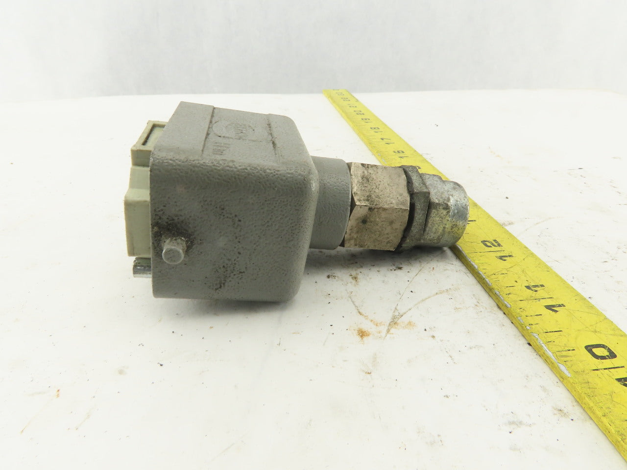 Harting Han 10EE-M 6 Pin Male Connector Housing Lever Lock Straight 600V