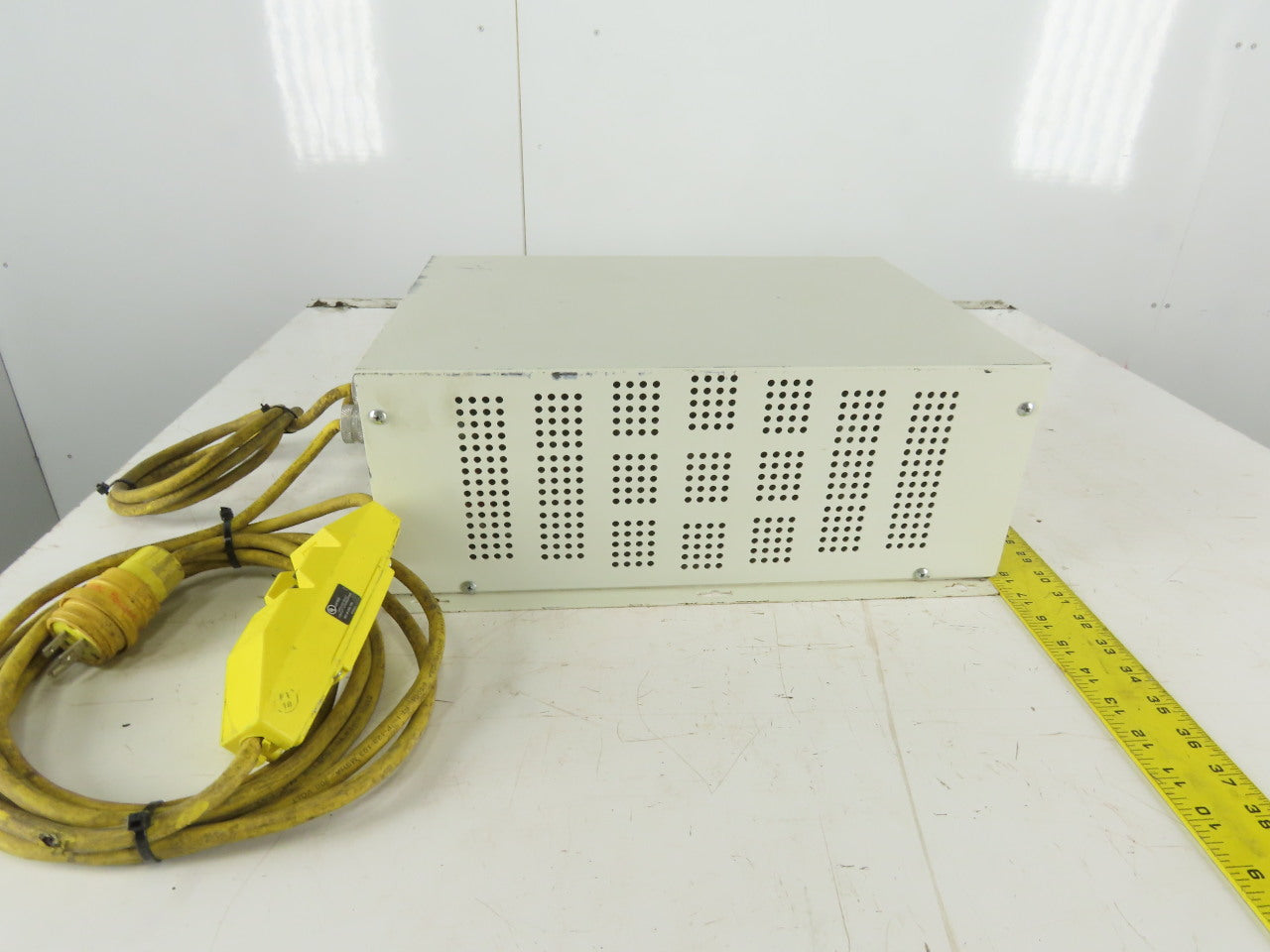 Powervar 61100-57 ABC830-11W 120VAC 60Hz Power Conditioner