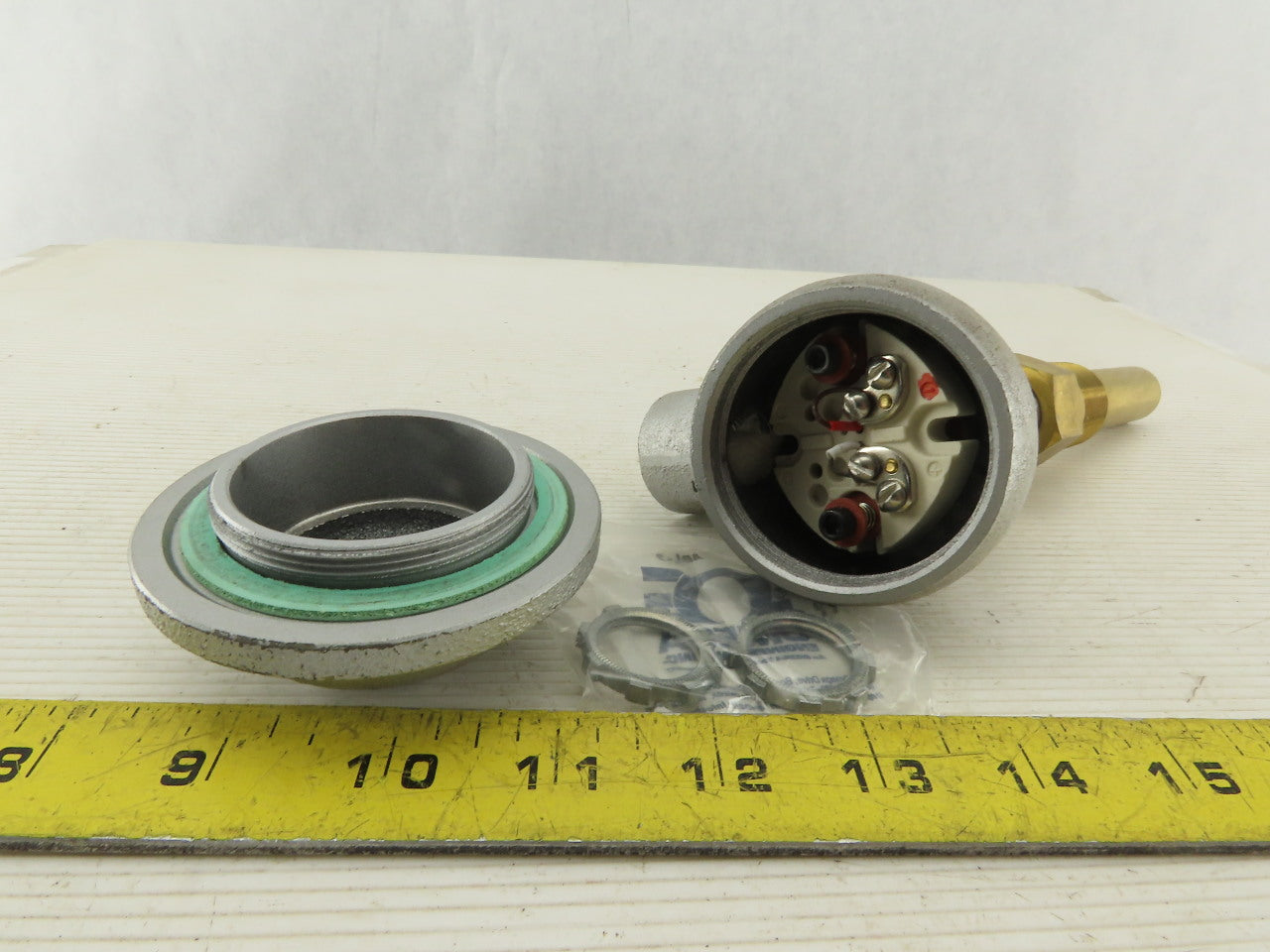 Omega Thermocouple Cast Iron Housing 4" Brass Probe