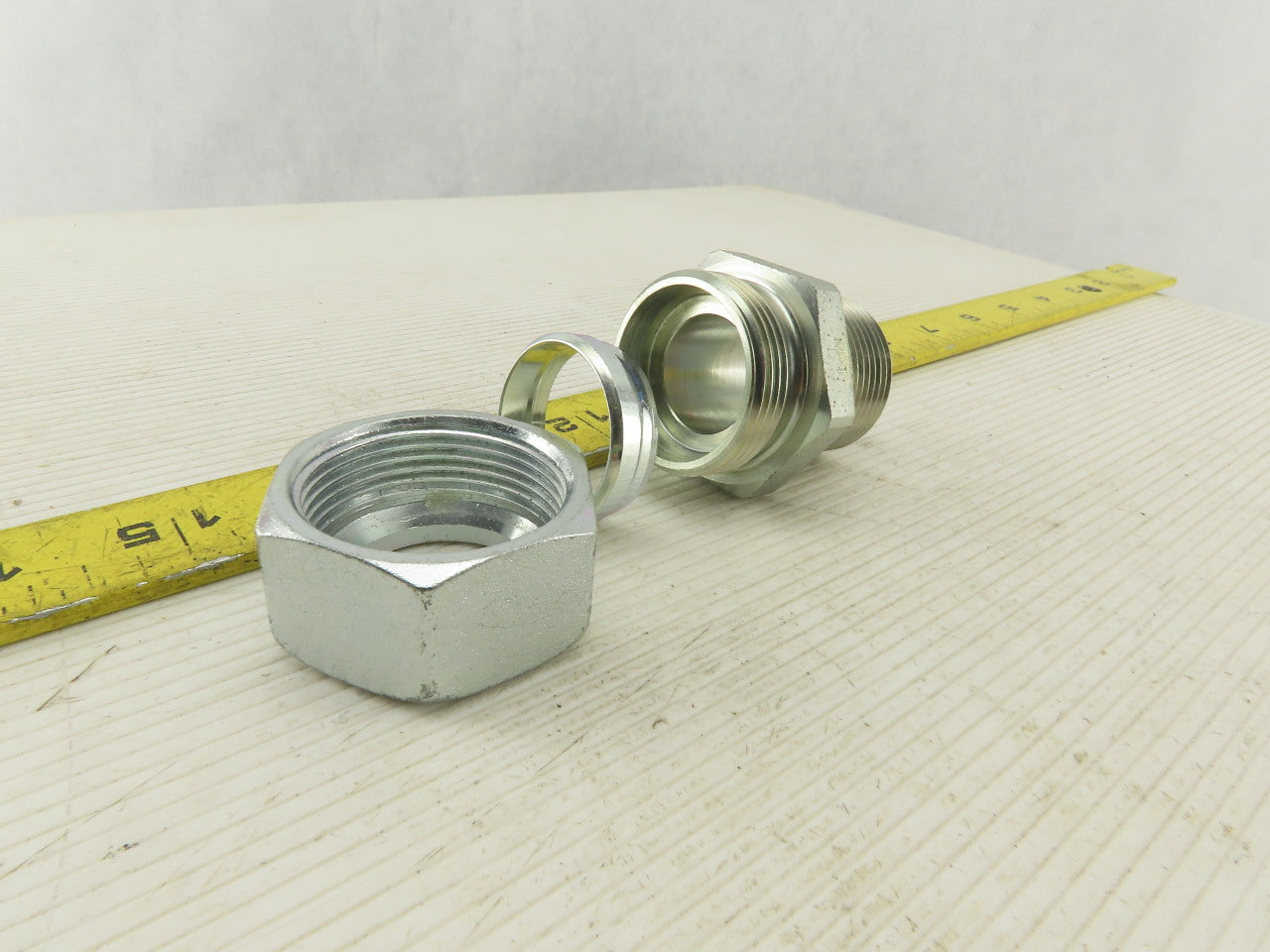 Parker 16MSC16N 1" Comp. to 1" NPT Straight Adapter Union Steel Zinc Plated