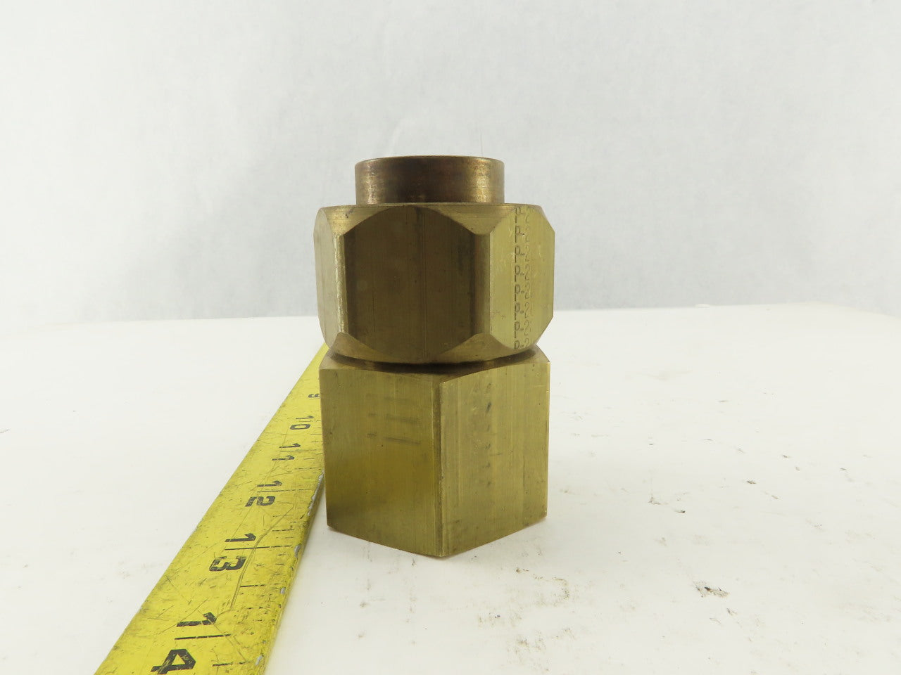 Parker 20 GTX-B Brass Straight Union Adapter 1-1/4" Female NPT x 37° JIC Flare