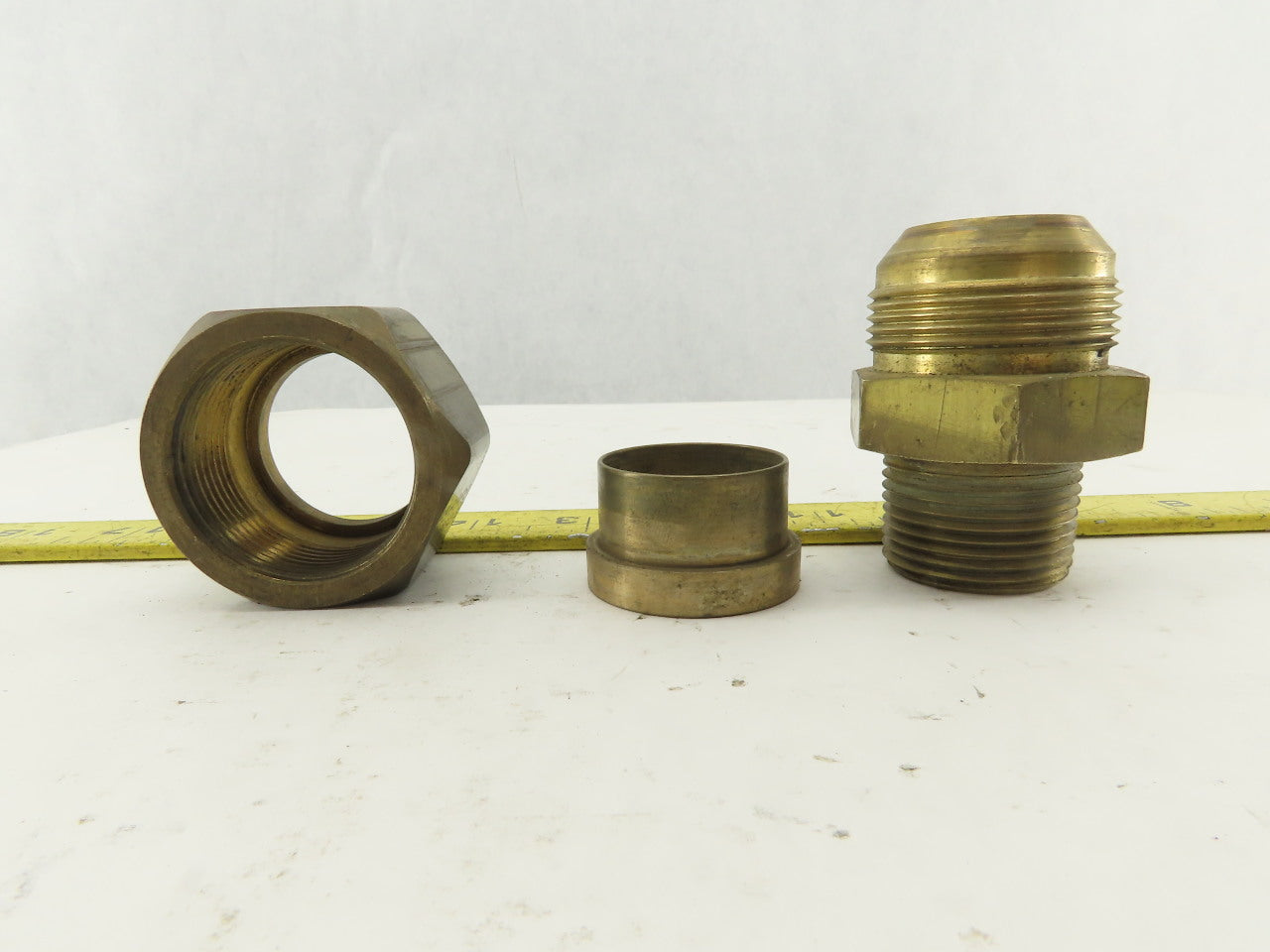 Parker 20-16 ETX-B Brass Straight Adapter  1-1/4"  37° JIC Flare to 1" NPT Male