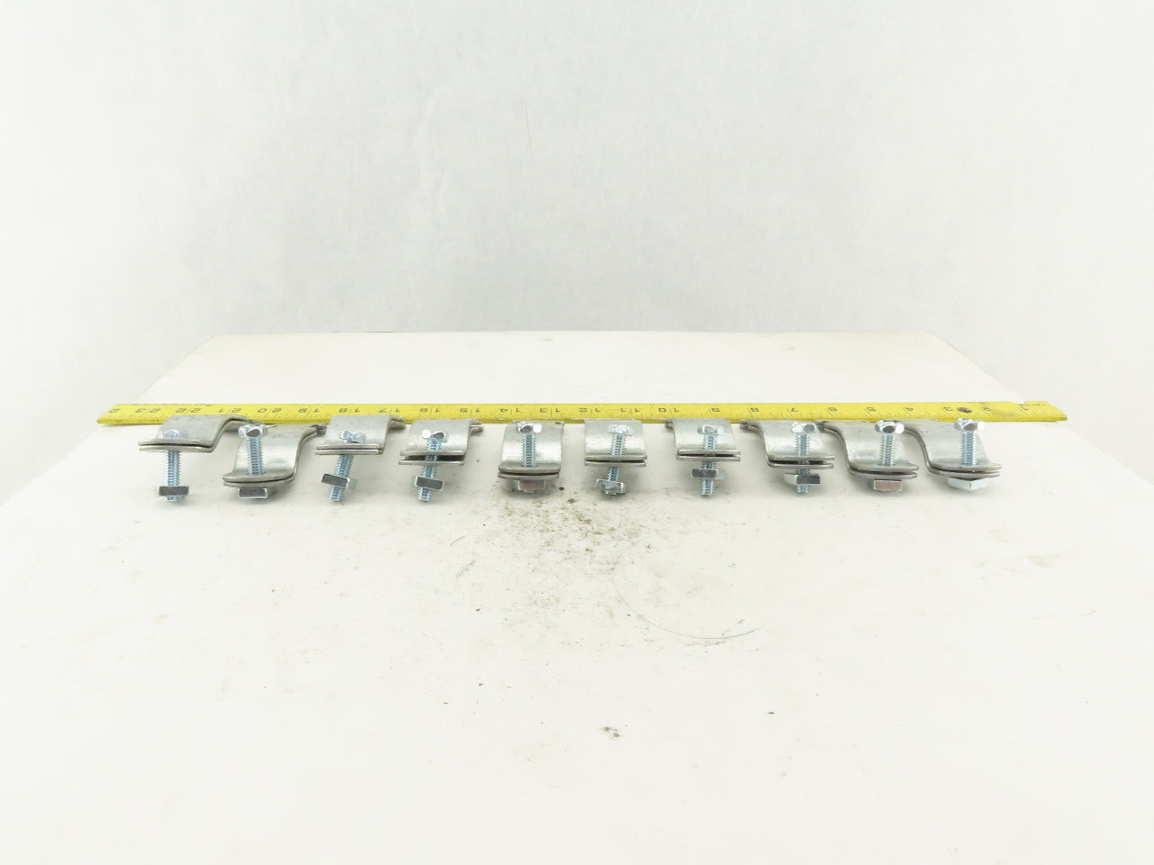 Cooper B2005 B-Line 1-1/2" TW 1-3/4" OD Conduit Strut Straps Lot Of 18