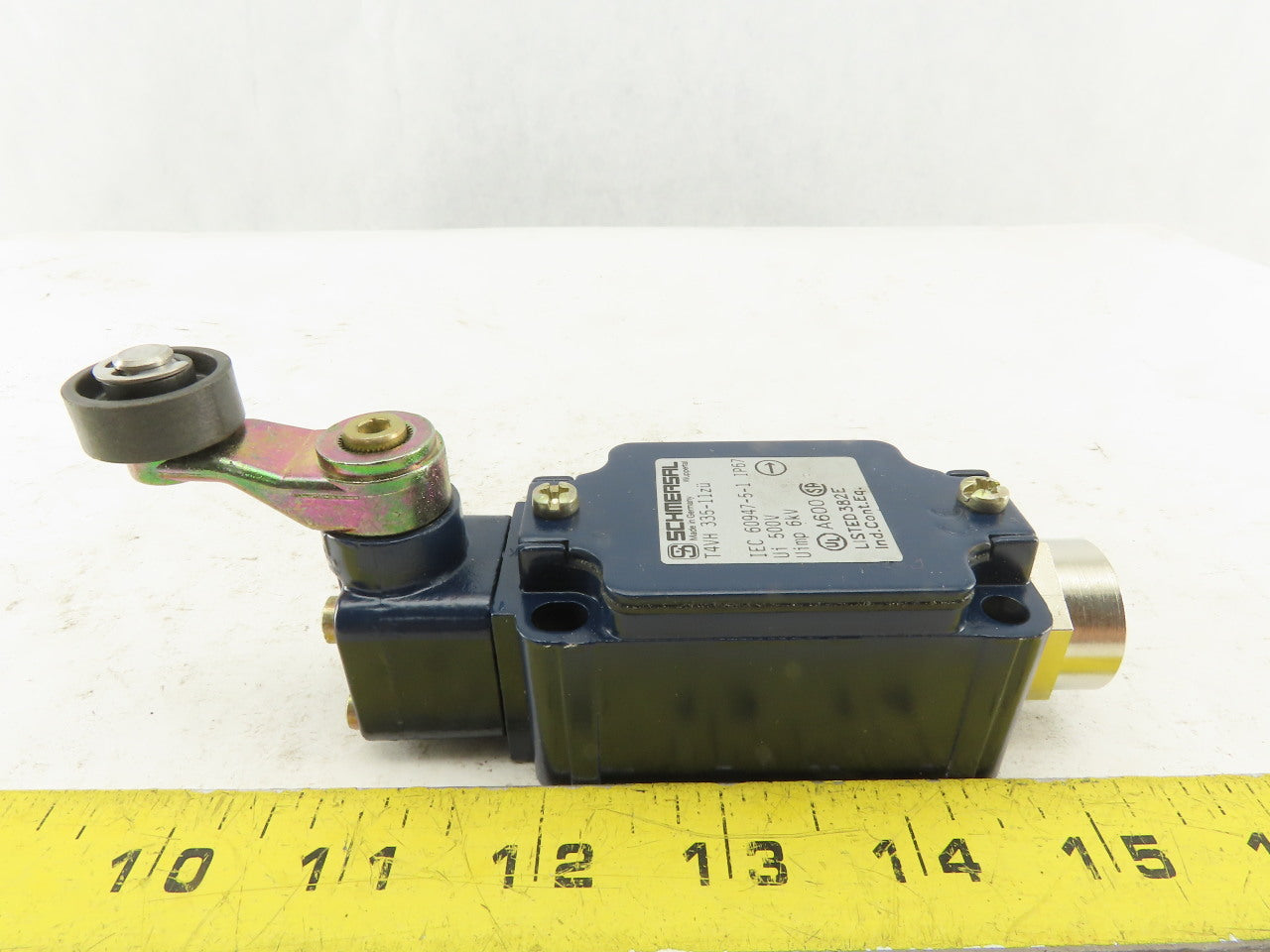 Schmersal T4VH 335-11ZUE 600V 10A Rocker Cam Limit Switch