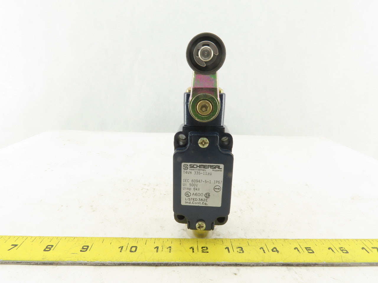 Schmersal T4VH 335-11ZUE 600V 10A Rocker Cam Limit Switch