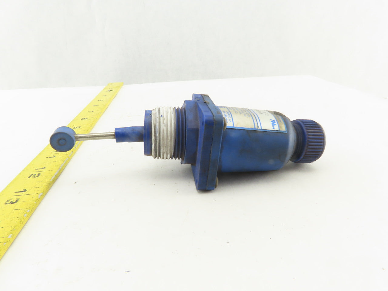 Harwil Q-8R/2/1/B 125/250VAC 250VDC Float Switch