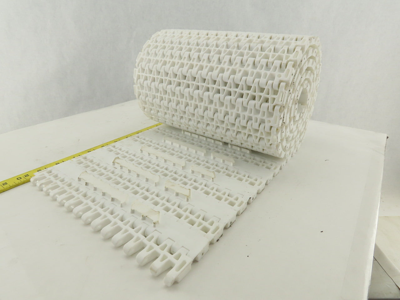 Midwest Industrial 9.8" PP White Straight Running Grip Top Conveyor Chain 86"