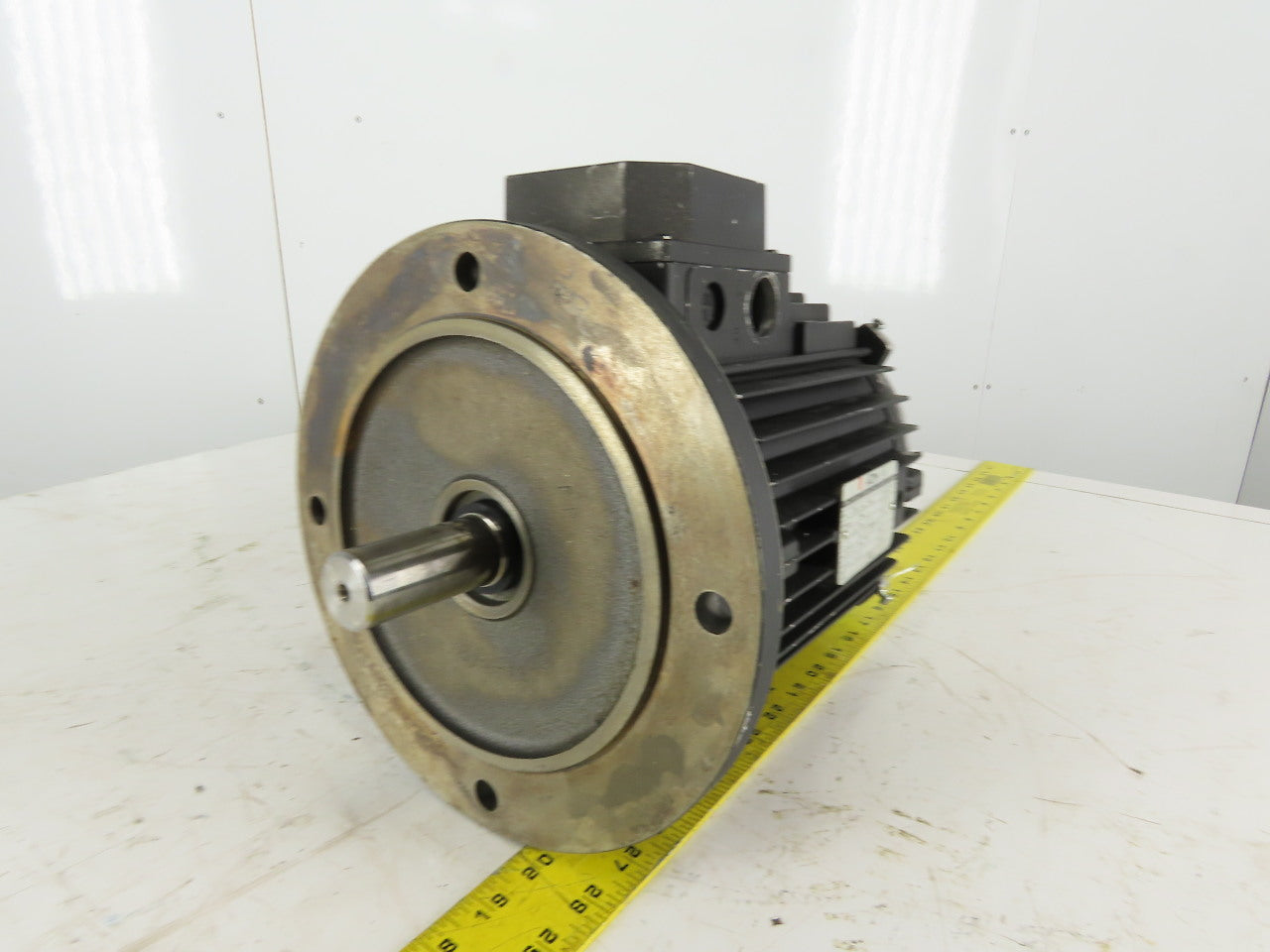Atom XS112MB4 4.6kW 1740RPM 480V 3Ph C-Face Electric AC Motor IP55