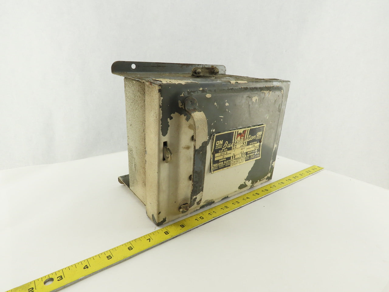 Bulldog BP-351 Bustribution 5 To 7-1/2Hp 30A 480/600VAC 3 Pole Fused Bus Tap