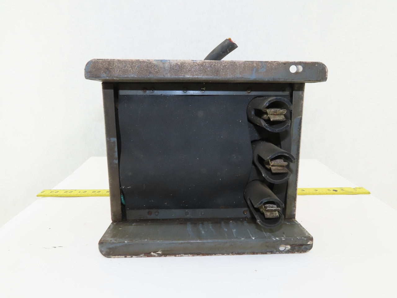 Bulldog BP352 Bustribution 30 To 50Hp 60 Amp 480/600VAC 3 Pole Fused Bus Tap