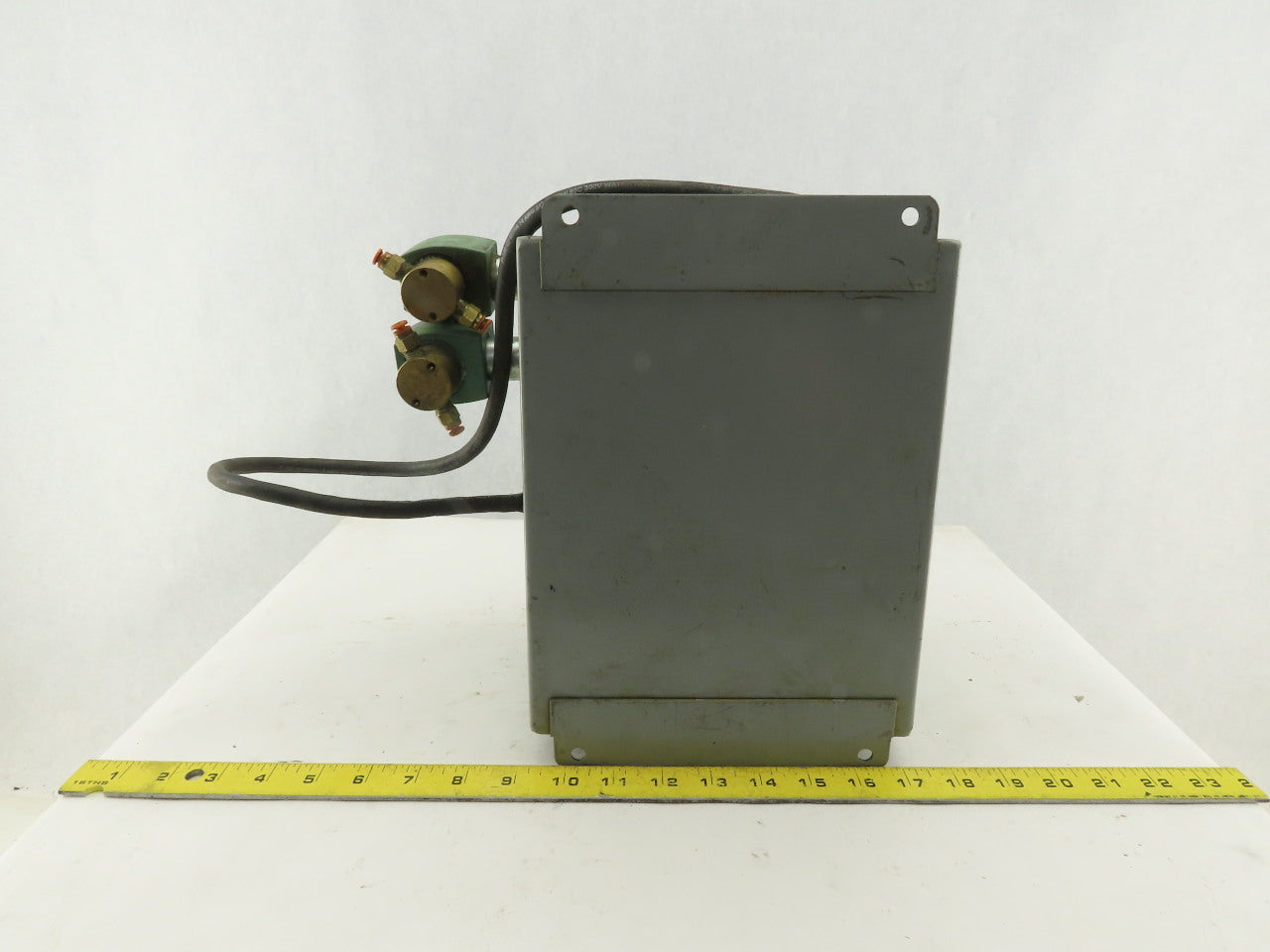 Wiegmann B100806CHWW 10 x 8 x 6" Type 12 Electrical Enclosure J-Box Extras