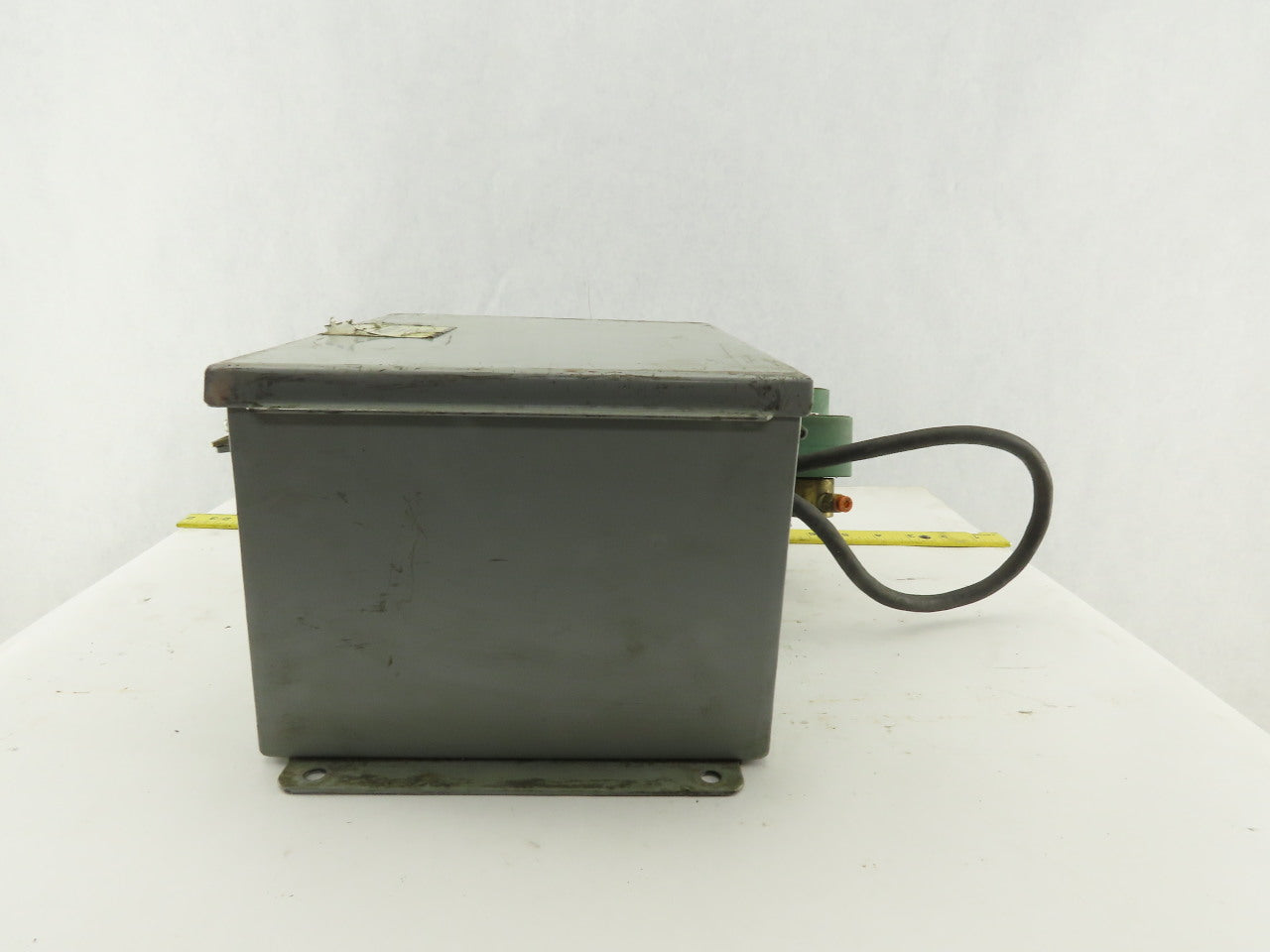 Wiegmann B100806CHWW 10 x 8 x 6" Type 12 Electrical Enclosure J-Box Extras
