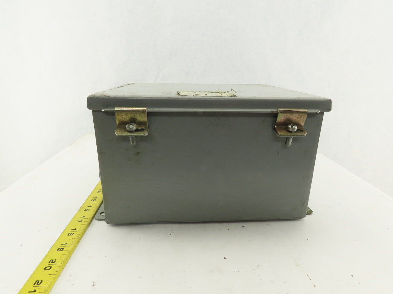 Wiegmann B100806CHWW 10 x 8 x 6" Type 12 Electrical Enclosure J-Box Extras